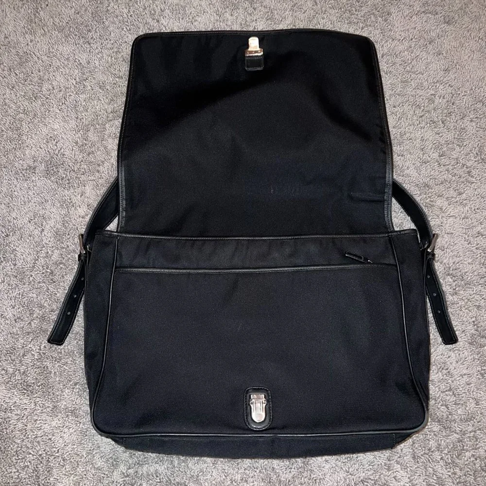 Coach Men’s Black Nylon Computer Laptop Messenger Cross Body Bag H1R-5115